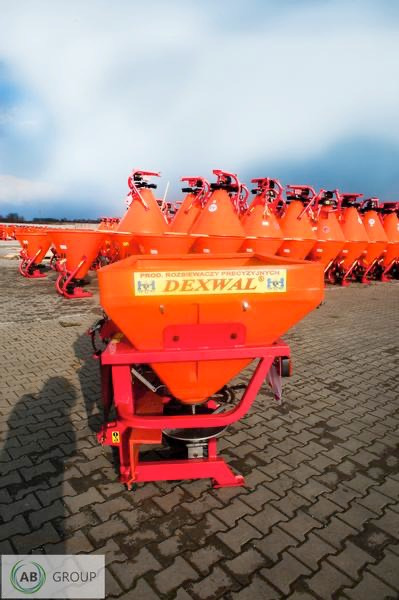 Dexwal Tornado Duo fertilizer spreader 850 l/1200 kg - Lannoitteenlevitin: kuva Dexwal Tornado Duo fertilizer spreader 850 l/1200 kg - Lannoitteenlevitin Dexwal Tornado Duo fertilizer spreader 850 l/1200 kg - Lannoitteenlevitin: kuva Dexwal Tornado Duo fertilizer spreader 850 l/1200 kg - Lannoitteenlevitin