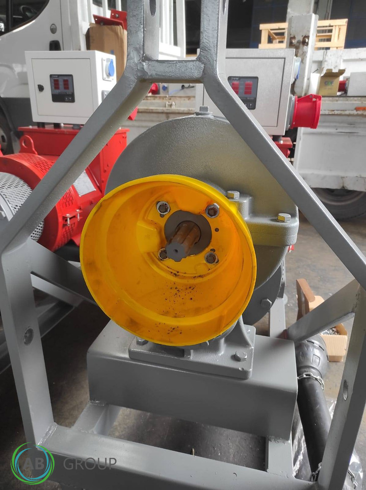 Elektro-Jen 30 kVa / 24 kW PTO driven generator with AVR control - Sähkögeneraattori: kuva Elektro-Jen 30 kVa / 24 kW PTO driven generator with AVR control - Sähkögeneraattori Elektro-Jen 30 kVa / 24 kW PTO driven generator with AVR control - Sähkögeneraattori: kuva Elektro-Jen 30 kVa / 24 kW PTO driven generator with AVR control - Sähkögeneraattori