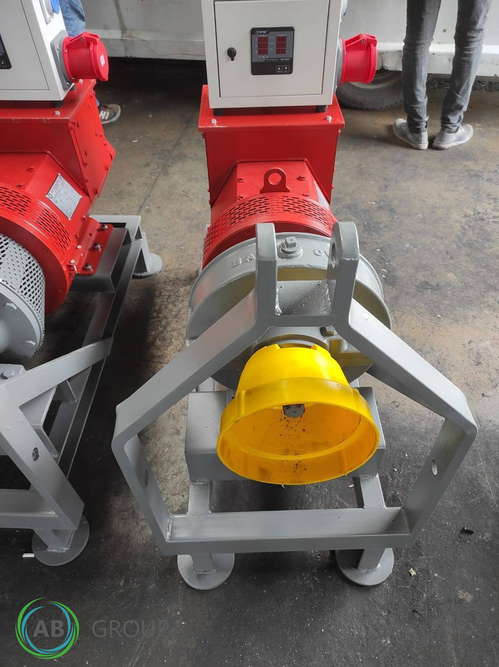 Elektro-Jen 30 kVa / 24 kW PTO driven generator with AVR control - Sähkögeneraattori: kuva Elektro-Jen 30 kVa / 24 kW PTO driven generator with AVR control - Sähkögeneraattori Elektro-Jen 30 kVa / 24 kW PTO driven generator with AVR control - Sähkögeneraattori: kuva Elektro-Jen 30 kVa / 24 kW PTO driven generator with AVR control - Sähkögeneraattori