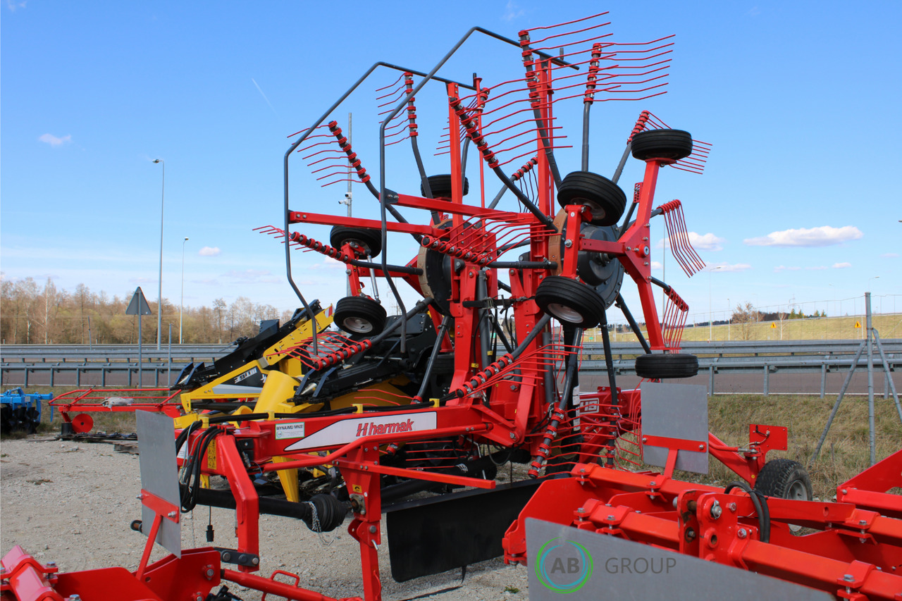 Harmak HT-745 double-rotor rake - Pöyhin: kuva Harmak HT-745 double-rotor rake - Pöyhin Harmak HT-745 double-rotor rake - Pöyhin: kuva Harmak HT-745 double-rotor rake - Pöyhin