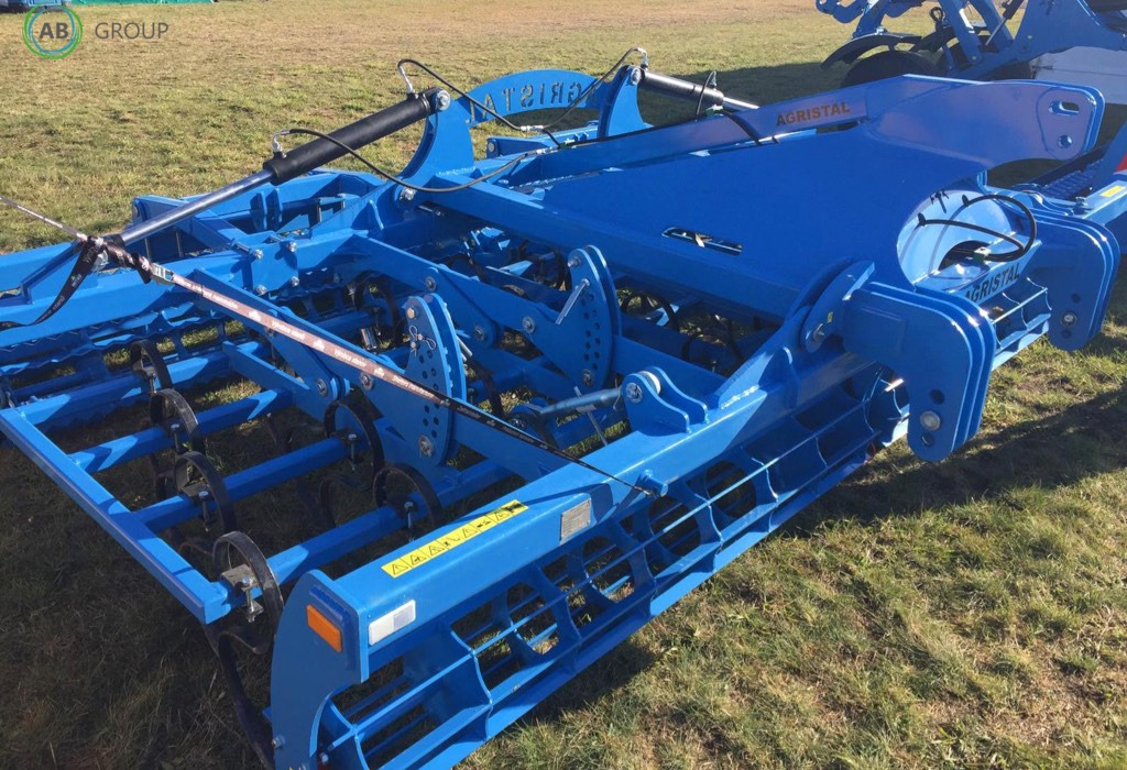 Hydraulically folding seedbed cultivator 4,2 m Agristal AU - Kultivaattori: kuva Hydraulically folding seedbed cultivator 4,2 m Agristal AU - Kultivaattori Hydraulically folding seedbed cultivator 4,2 m Agristal AU - Kultivaattori: kuva Hydraulically folding seedbed cultivator 4,2 m Agristal AU - Kultivaattori