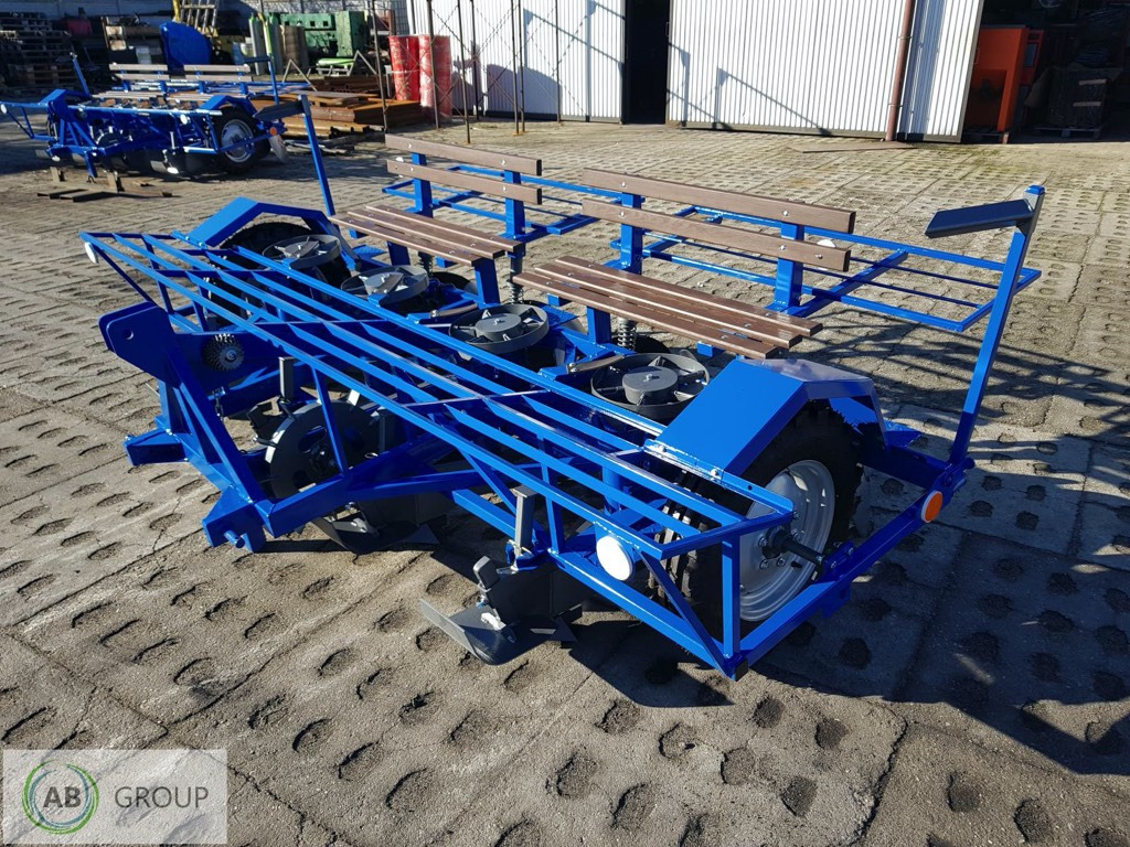 Kotło-Pol potato planter 4-rows - Perunanistutuskone: kuva Kotło-Pol potato planter 4-rows - Perunanistutuskone Kotło-Pol potato planter 4-rows - Perunanistutuskone: kuva Kotło-Pol potato planter 4-rows - Perunanistutuskone