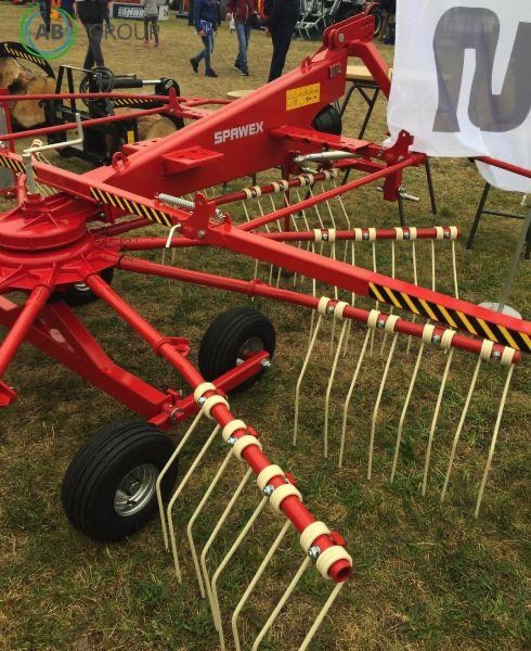 Spawex rotary rake ZG-450 - Pöyhin: kuva Spawex rotary rake ZG-450 - Pöyhin Spawex rotary rake ZG-450 - Pöyhin: kuva Spawex rotary rake ZG-450 - Pöyhin