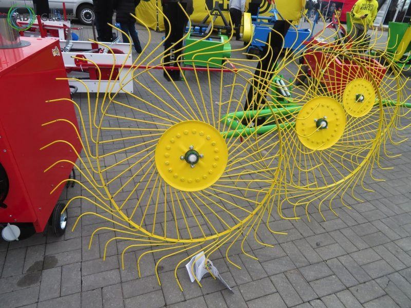 Taret rake-tedder Z 213 / PZK-4 - Pöyhin: kuva Taret rake-tedder Z 213 / PZK-4 - Pöyhin Taret rake-tedder Z 213 / PZK-4 - Pöyhin: kuva Taret rake-tedder Z 213 / PZK-4 - Pöyhin