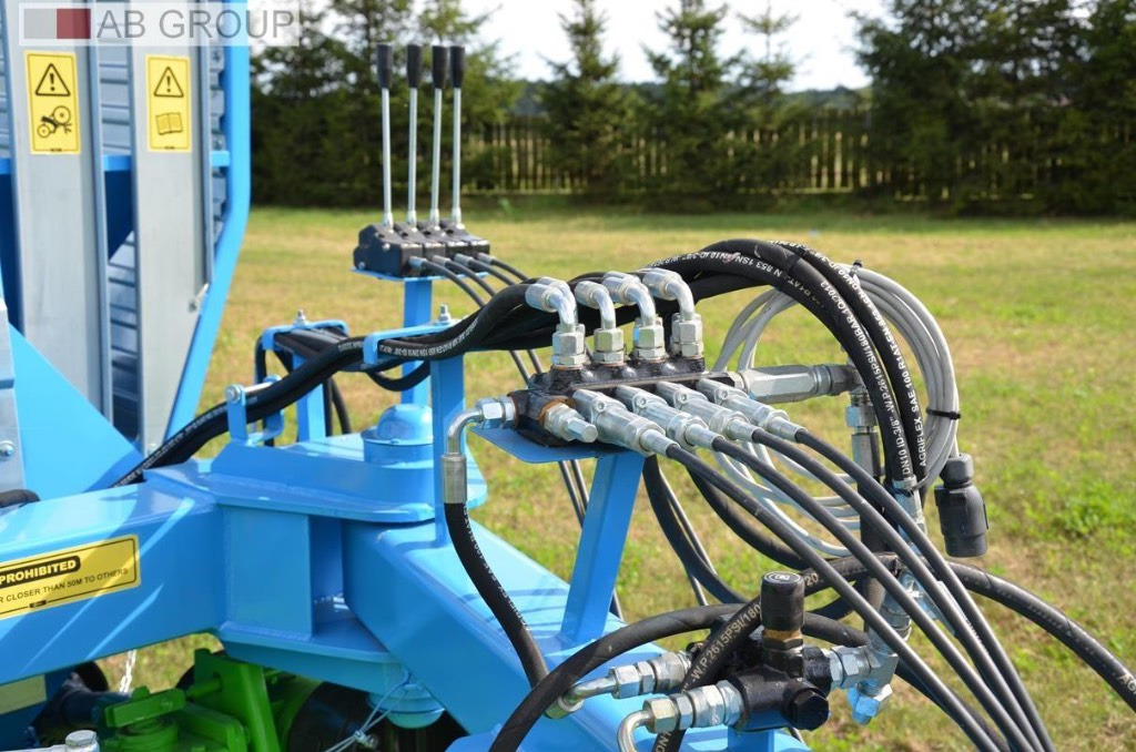 Zamet Green forage mower T653/3 24 m3 - Silppurivaunu: kuva Zamet Green forage mower T653/3 24 m3 - Silppurivaunu Zamet Green forage mower T653/3 24 m3 - Silppurivaunu: kuva Zamet Green forage mower T653/3 24 m3 - Silppurivaunu