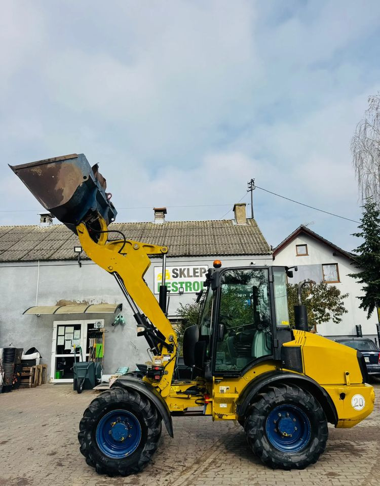 Caterpillar 908H - Pyöräkuormaaja: kuva Caterpillar 908H - Pyöräkuormaaja Caterpillar 908H - Pyöräkuormaaja: kuva Caterpillar 908H - Pyöräkuormaaja