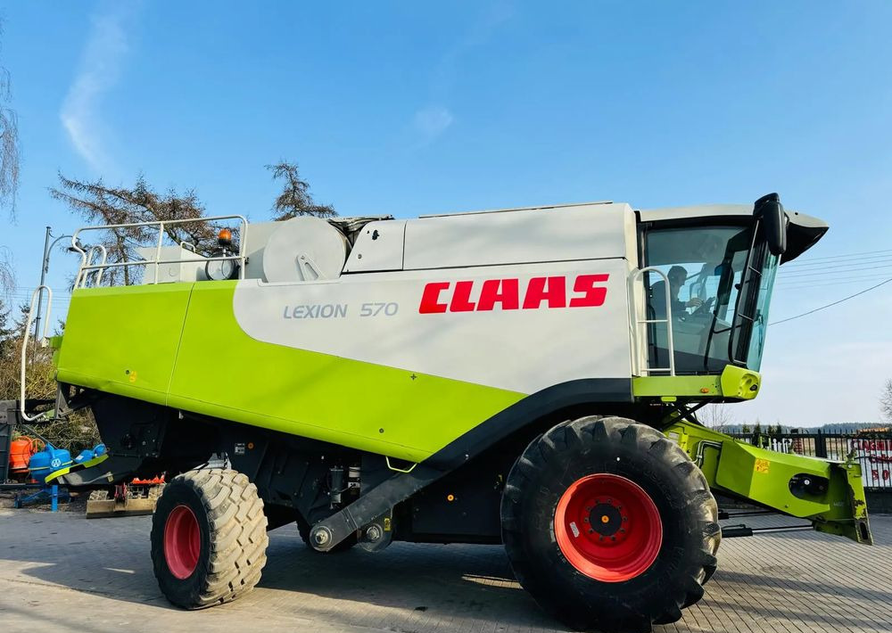 Claas Lexion 570 - Leikkuupuimuri: kuva Claas Lexion 570 - Leikkuupuimuri Claas Lexion 570 - Leikkuupuimuri: kuva Claas Lexion 570 - Leikkuupuimuri