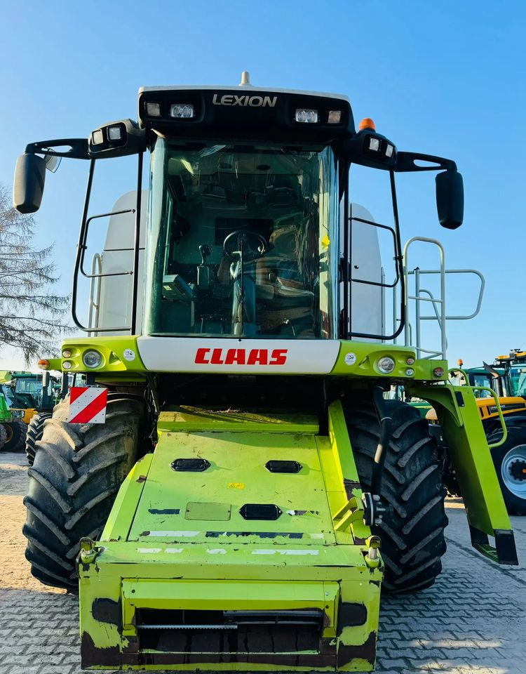 Claas Lexion 570C - Leikkuupuimuri: kuva Claas Lexion 570C - Leikkuupuimuri Claas Lexion 570C - Leikkuupuimuri: kuva Claas Lexion 570C - Leikkuupuimuri