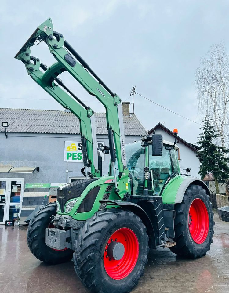 Fendt 724 - Traktori: kuva Fendt 724 - Traktori Fendt 724 - Traktori: kuva Fendt 724 - Traktori