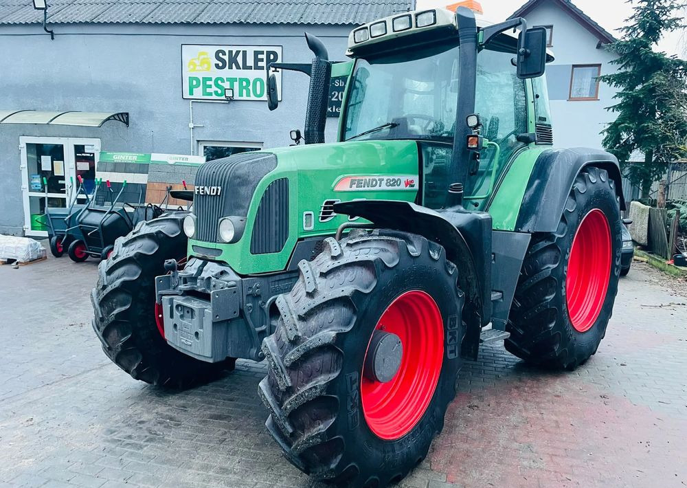 Fendt 820 - Traktori: kuva Fendt 820 - Traktori Fendt 820 - Traktori: kuva Fendt 820 - Traktori
