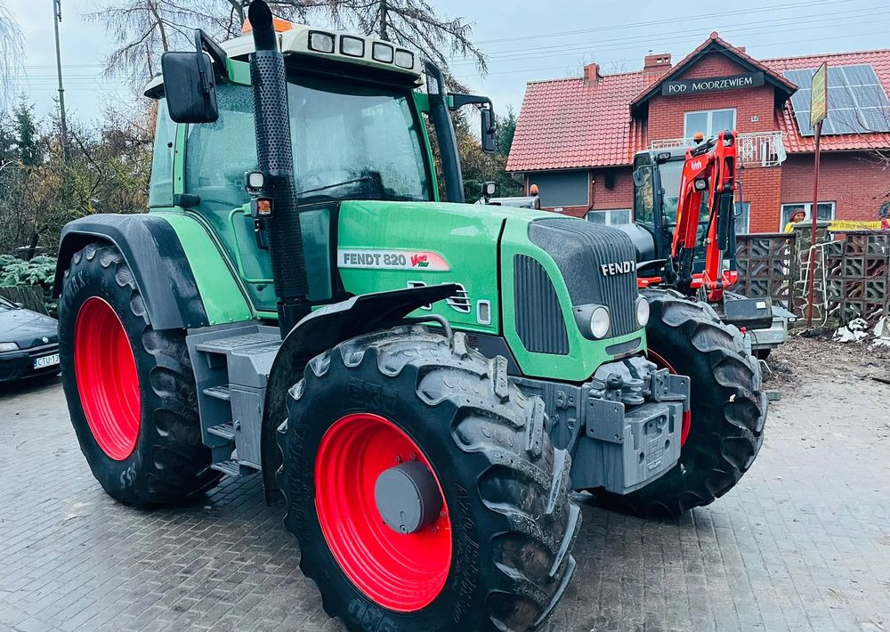 Fendt 820 - Traktori: kuva Fendt 820 - Traktori Fendt 820 - Traktori: kuva Fendt 820 - Traktori