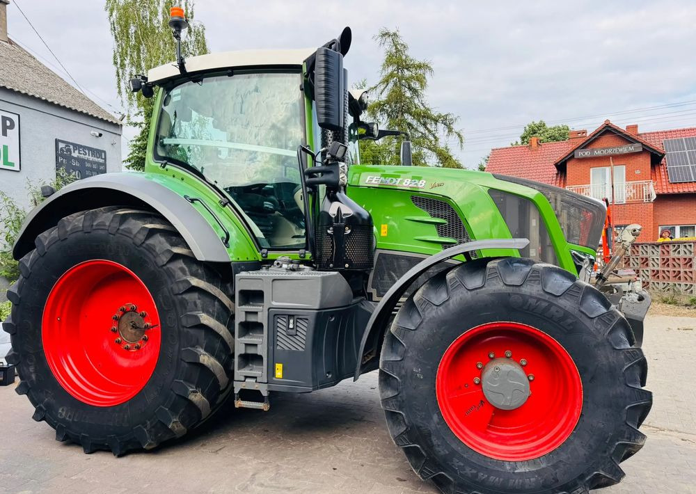 Fendt 828 Vario Profi Plus - Traktori: kuva Fendt 828 Vario Profi Plus - Traktori Fendt 828 Vario Profi Plus - Traktori: kuva Fendt 828 Vario Profi Plus - Traktori