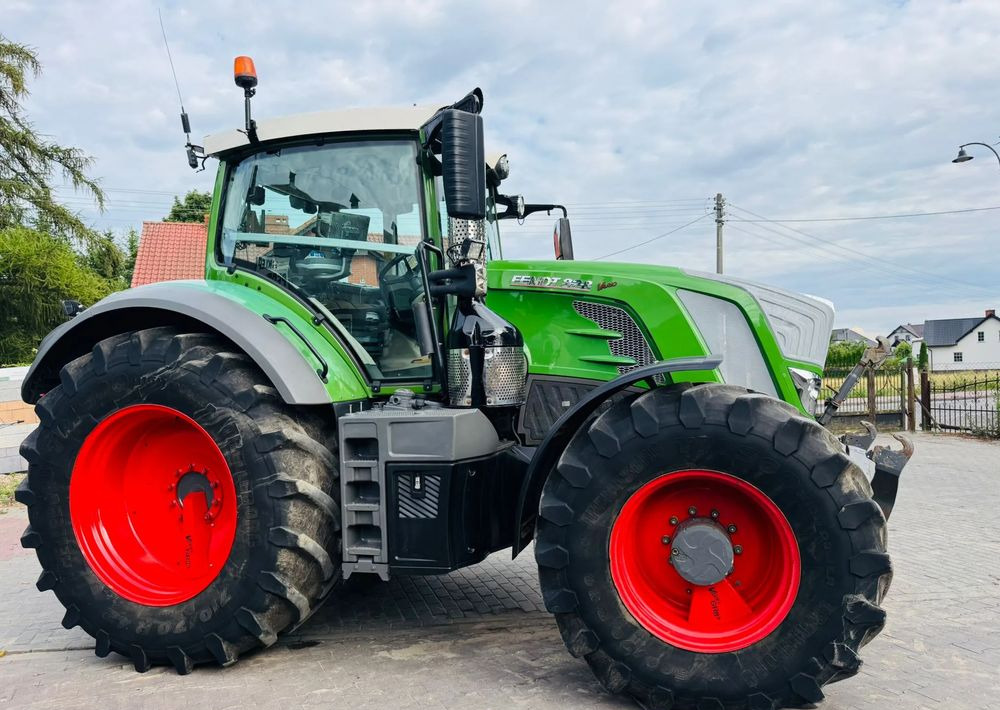 Fendt 828 Vario Profi Plus - Traktori: kuva Fendt 828 Vario Profi Plus - Traktori Fendt 828 Vario Profi Plus - Traktori: kuva Fendt 828 Vario Profi Plus - Traktori