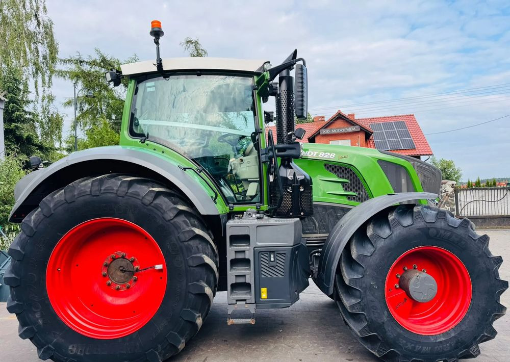 Fendt 828 Vario Profi Plus - Traktori: kuva Fendt 828 Vario Profi Plus - Traktori Fendt 828 Vario Profi Plus - Traktori: kuva Fendt 828 Vario Profi Plus - Traktori