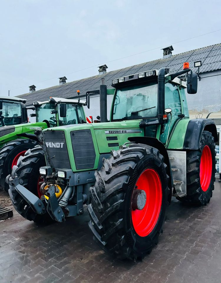 Fendt Favorit 818 - Traktori: kuva Fendt Favorit 818 - Traktori Fendt Favorit 818 - Traktori: kuva Fendt Favorit 818 - Traktori