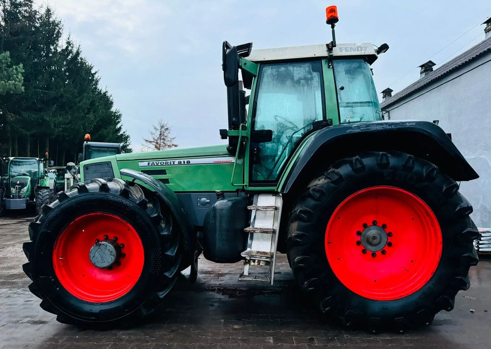 Fendt Favorit 818 - Traktori: kuva Fendt Favorit 818 - Traktori Fendt Favorit 818 - Traktori: kuva Fendt Favorit 818 - Traktori