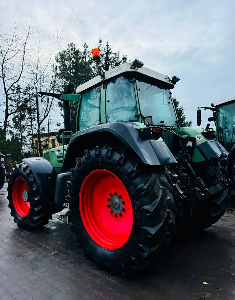 Fendt Favorit 818 - Traktori: kuva Fendt Favorit 818 - Traktori Fendt Favorit 818 - Traktori: kuva Fendt Favorit 818 - Traktori
