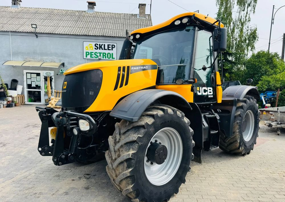 JCB FASTRAC 3230 - Traktori: kuva JCB FASTRAC 3230 - Traktori JCB FASTRAC 3230 - Traktori: kuva JCB FASTRAC 3230 - Traktori