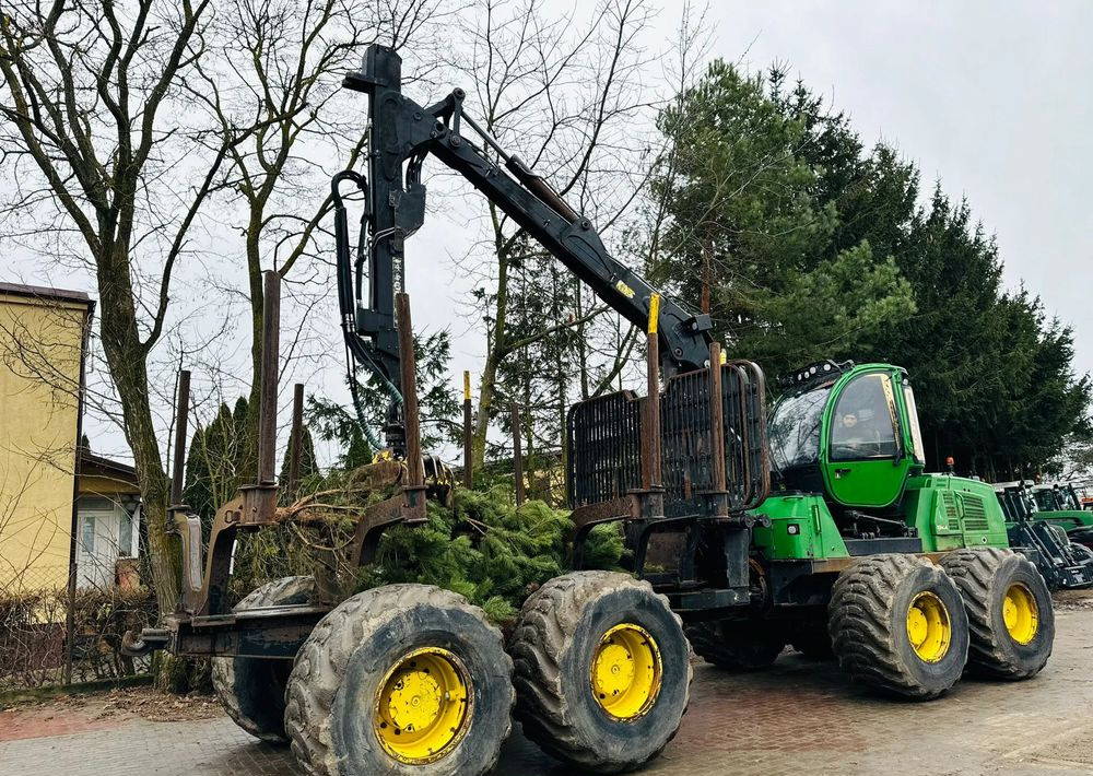 John Deere 1910E - Kuormatraktori: kuva John Deere 1910E - Kuormatraktori John Deere 1910E - Kuormatraktori: kuva John Deere 1910E - Kuormatraktori