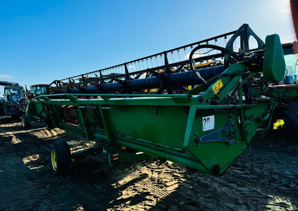 John Deere 630R - Leikkuupöytä: kuva John Deere 630R - Leikkuupöytä John Deere 630R - Leikkuupöytä: kuva John Deere 630R - Leikkuupöytä