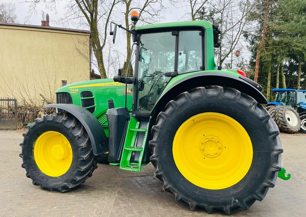 John Deere 7430 - Traktori: kuva John Deere 7430 - Traktori John Deere 7430 - Traktori: kuva John Deere 7430 - Traktori