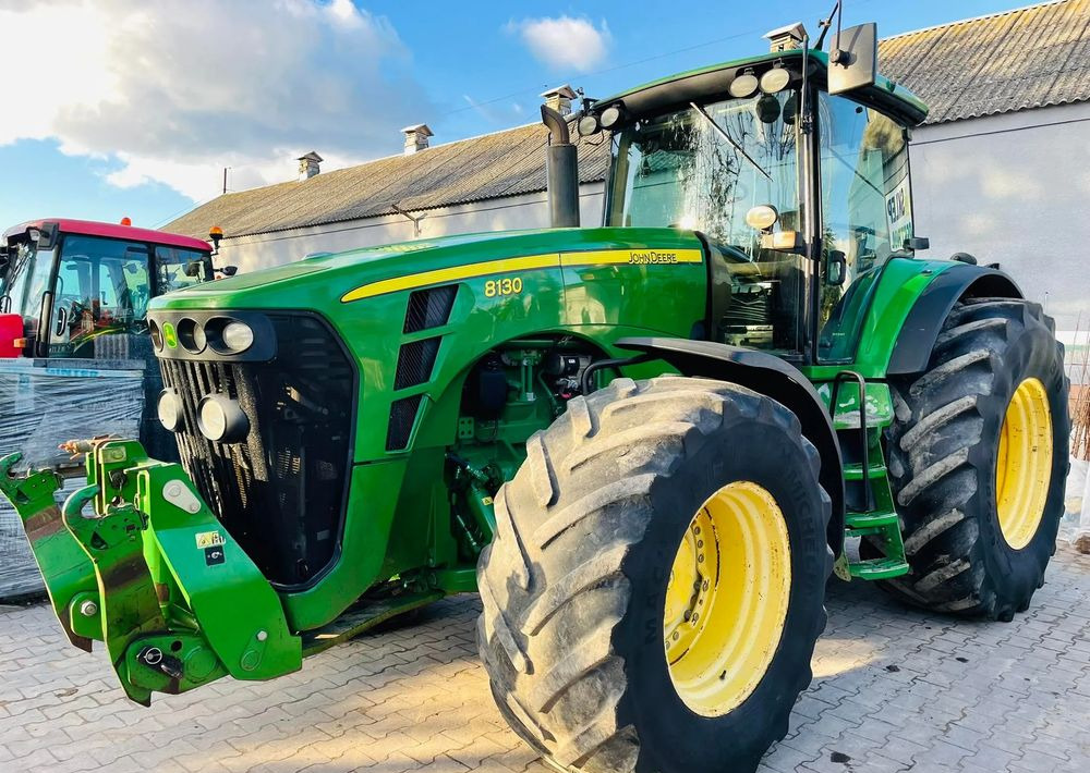 Traktori John Deere 8130: kuva Traktori John Deere 8130