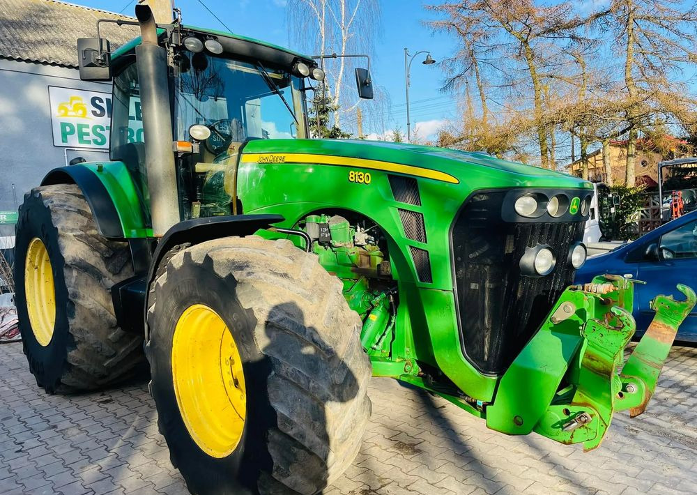 Traktori John Deere 8130: kuva Traktori John Deere 8130