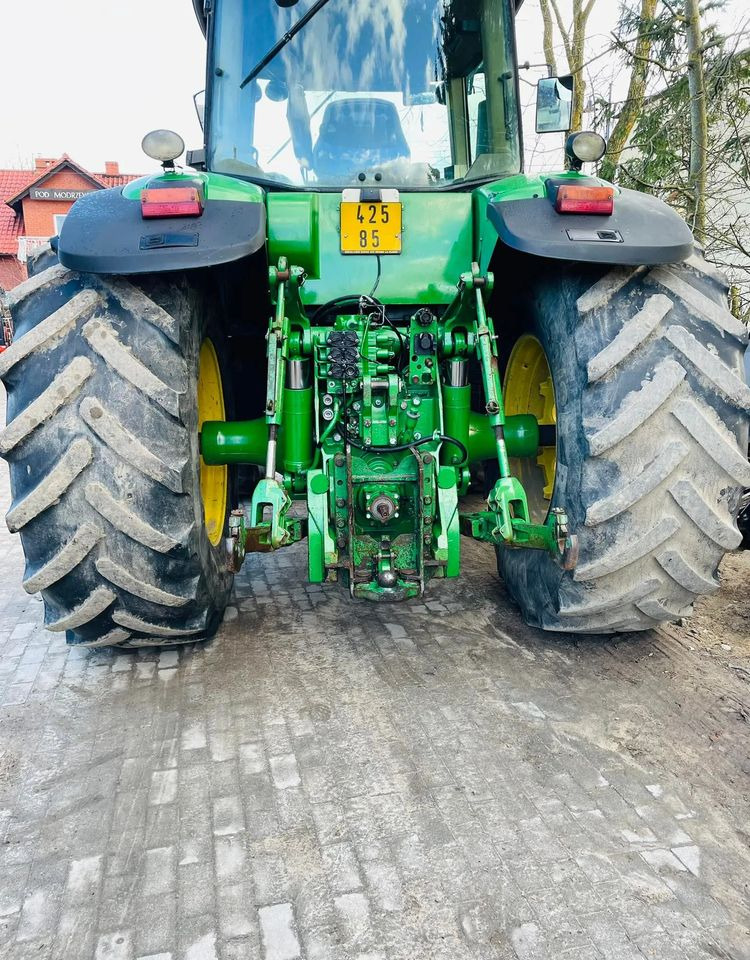 Traktori John Deere 8130: kuva Traktori John Deere 8130