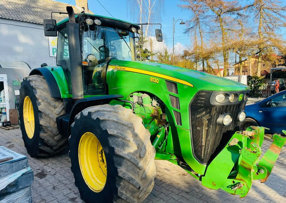 Traktori John Deere 8130: kuva Traktori John Deere 8130