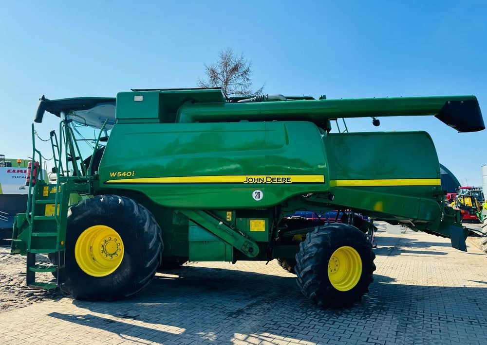 John Deere W540i - Leikkuupuimuri: kuva John Deere W540i - Leikkuupuimuri John Deere W540i - Leikkuupuimuri: kuva John Deere W540i - Leikkuupuimuri