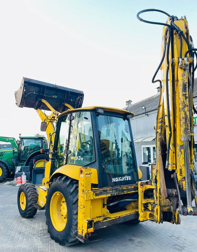 Komatsu WB93R - Kaivuri-trukki: kuva Komatsu WB93R - Kaivuri-trukki Komatsu WB93R - Kaivuri-trukki: kuva Komatsu WB93R - Kaivuri-trukki