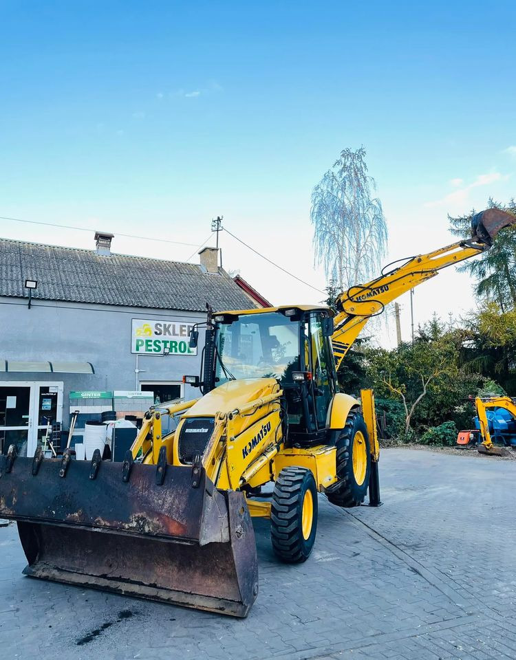 Komatsu WB93R - Kaivuri-trukki: kuva Komatsu WB93R - Kaivuri-trukki Komatsu WB93R - Kaivuri-trukki: kuva Komatsu WB93R - Kaivuri-trukki