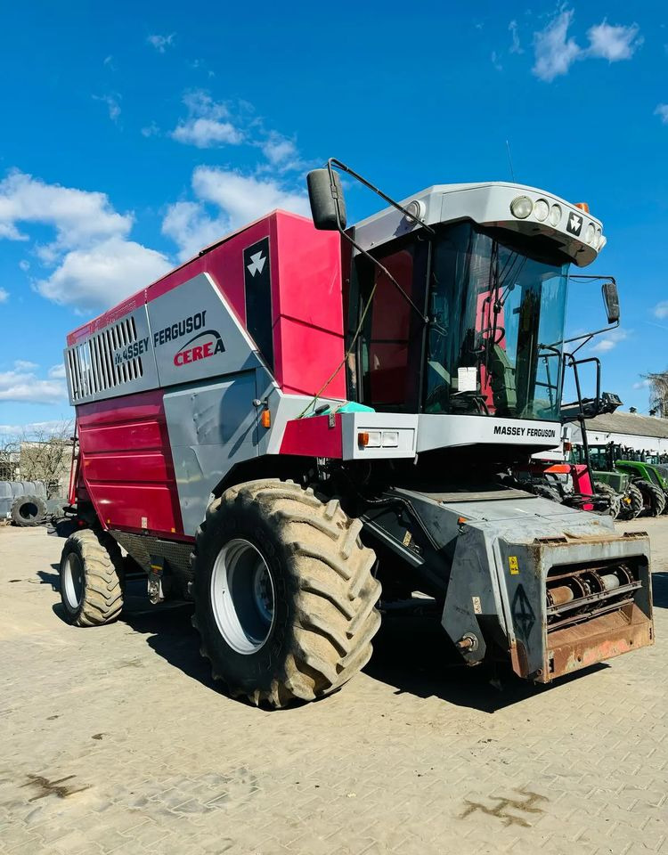 Massey Ferguson 7274 - Leikkuupuimuri: kuva Massey Ferguson 7274 - Leikkuupuimuri Massey Ferguson 7274 - Leikkuupuimuri: kuva Massey Ferguson 7274 - Leikkuupuimuri
