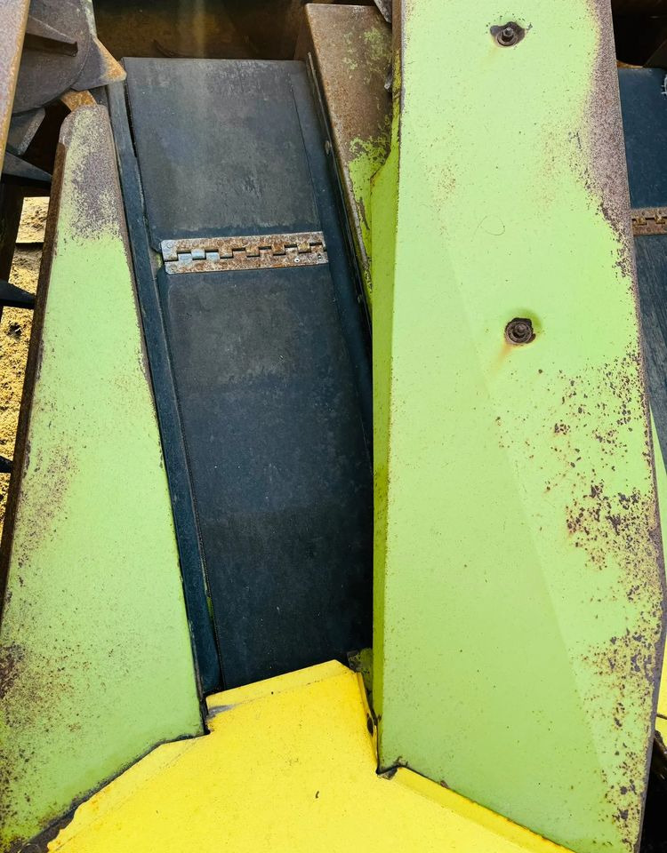 Korjuukone - auringonkukka Metal-Technik: kuva Korjuukone - auringonkukka Metal-Technik