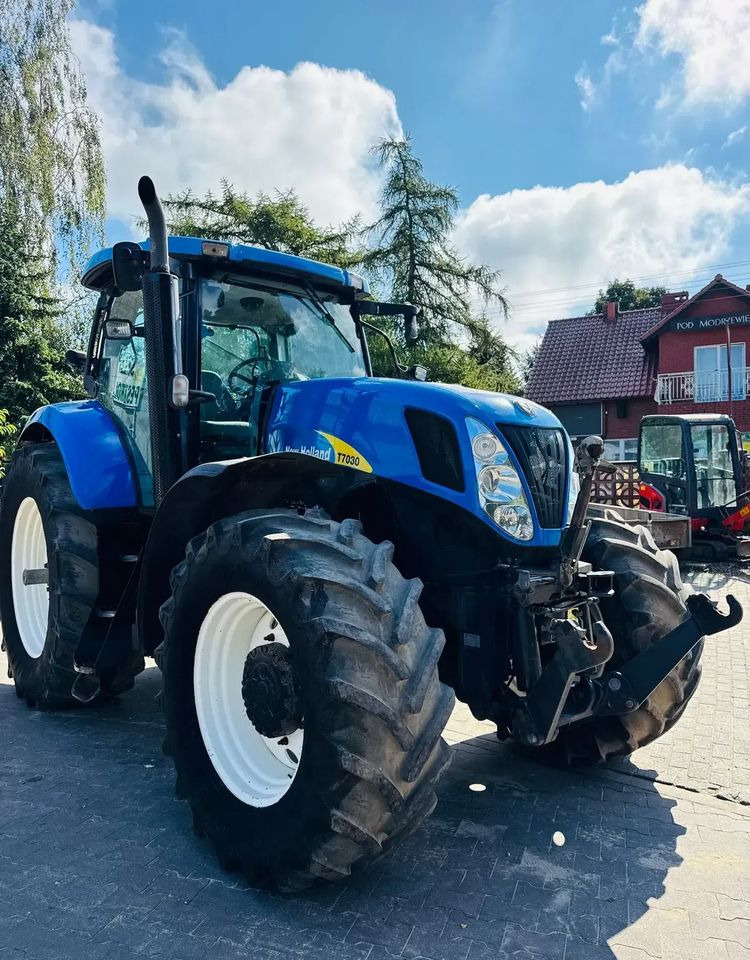 New Holland T7030 - Traktori: kuva New Holland T7030 - Traktori New Holland T7030 - Traktori: kuva New Holland T7030 - Traktori