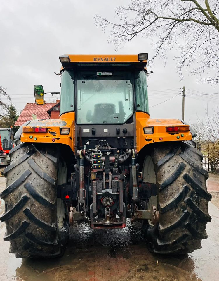 Renault Ares 826 RZ - Traktori: kuva Renault Ares 826 RZ - Traktori Renault Ares 826 RZ - Traktori: kuva Renault Ares 826 RZ - Traktori