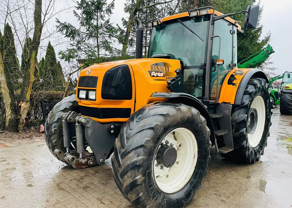 Renault Ares 826 RZ - Traktori: kuva Renault Ares 826 RZ - Traktori Renault Ares 826 RZ - Traktori: kuva Renault Ares 826 RZ - Traktori