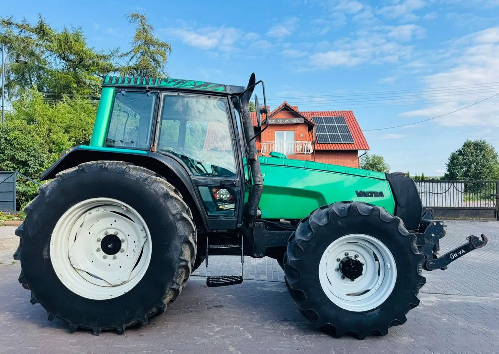 Valtra 8150 - Traktori: kuva Valtra 8150 - Traktori Valtra 8150 - Traktori: kuva Valtra 8150 - Traktori