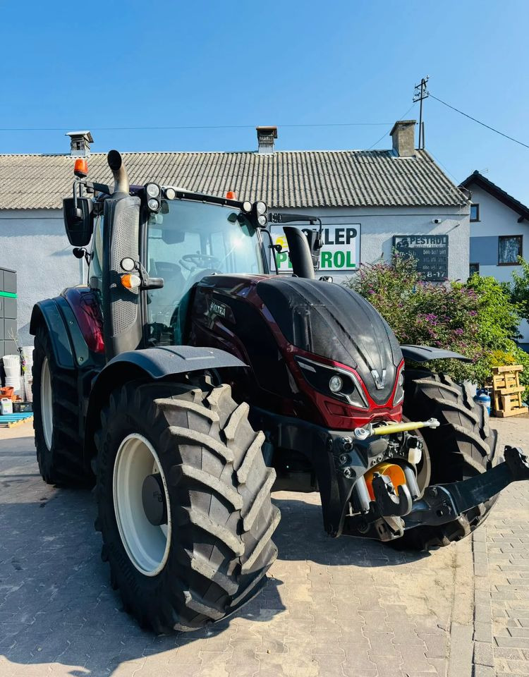 Valtra S233 - Traktori: kuva Valtra S233 - Traktori Valtra S233 - Traktori: kuva Valtra S233 - Traktori