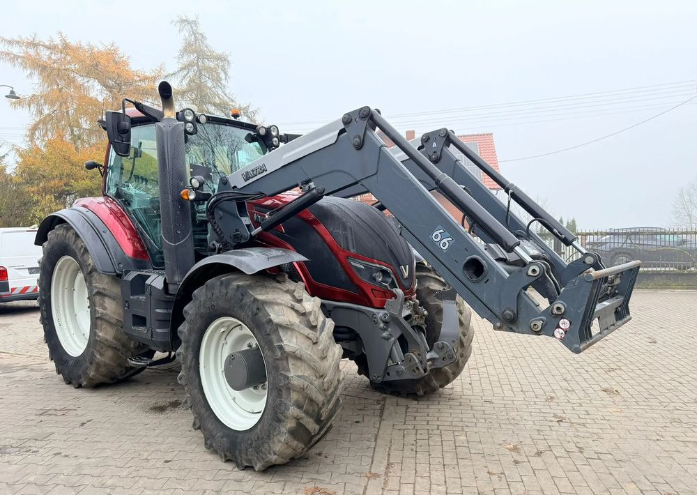 Valtra T174 - Traktori: kuva Valtra T174 - Traktori Valtra T174 - Traktori: kuva Valtra T174 - Traktori