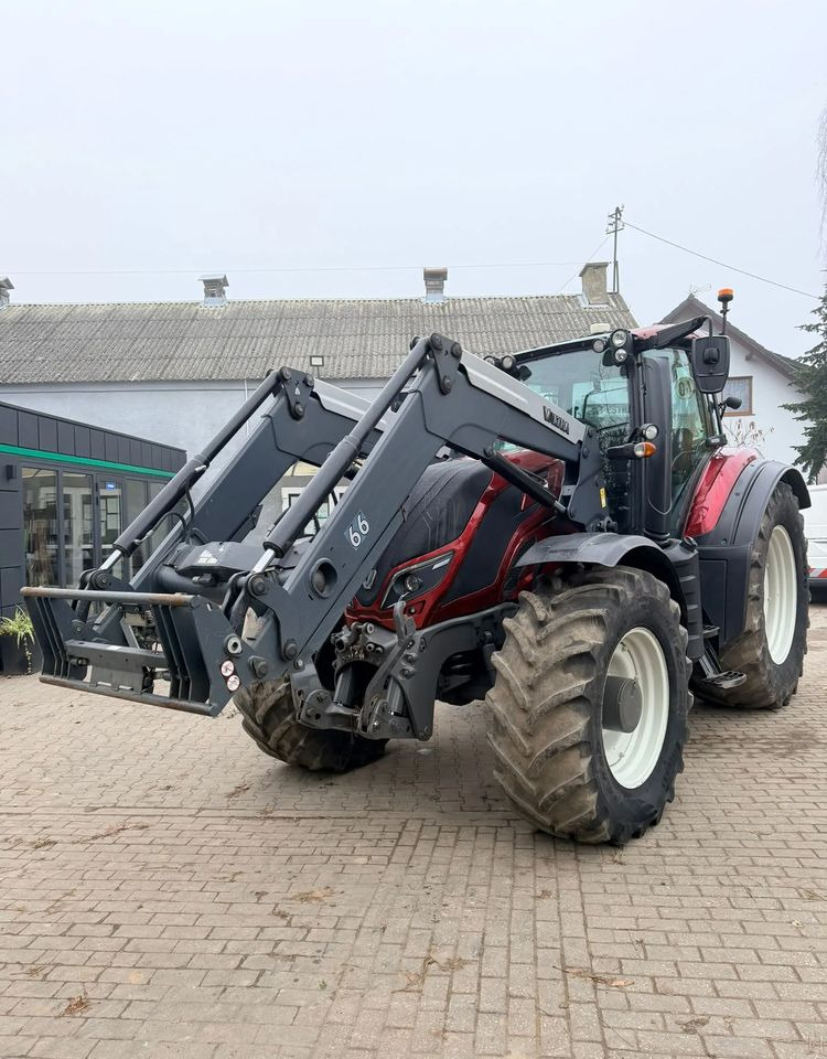 Valtra T174 - Traktori: kuva Valtra T174 - Traktori Valtra T174 - Traktori: kuva Valtra T174 - Traktori
