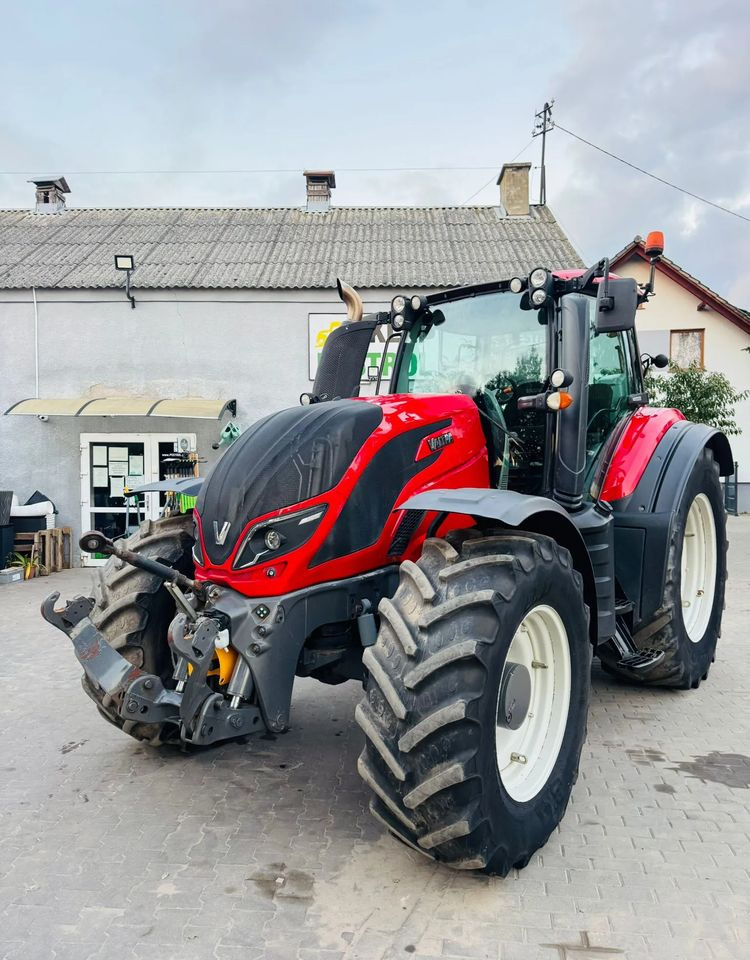 Valtra T214 ACTIVE - Traktori: kuva Valtra T214 ACTIVE - Traktori Valtra T214 ACTIVE - Traktori: kuva Valtra T214 ACTIVE - Traktori