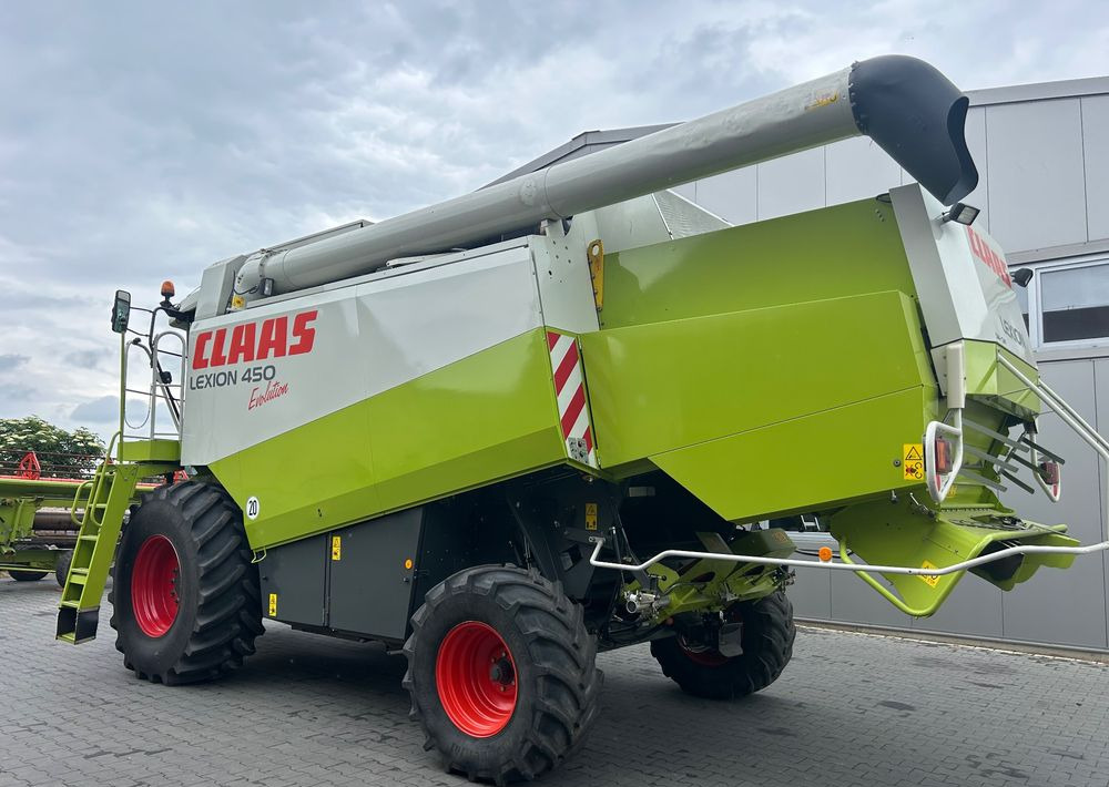 Claas Lexion 450 Evolution - Leikkuupuimuri: kuva Claas Lexion 450 Evolution - Leikkuupuimuri Claas Lexion 450 Evolution - Leikkuupuimuri: kuva Claas Lexion 450 Evolution - Leikkuupuimuri