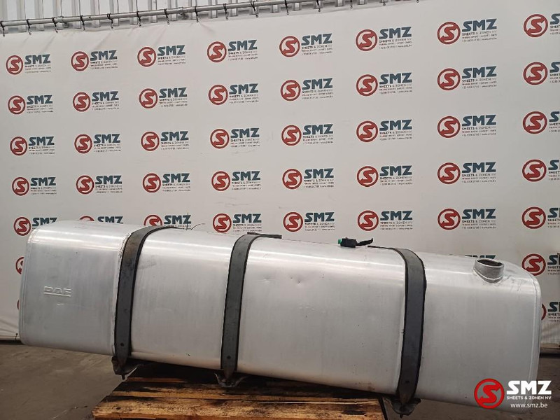 DAF Occ brandstoftank met steunen 850L DAF - Polttoainetankki - Kuorma-auto: kuva DAF Occ brandstoftank met steunen 850L DAF - Polttoainetankki - Kuorma-auto DAF Occ brandstoftank met steunen 850L DAF - Polttoainetankki - Kuorma-auto: kuva DAF Occ brandstoftank met steunen 850L DAF - Polttoainetankki - Kuorma-auto