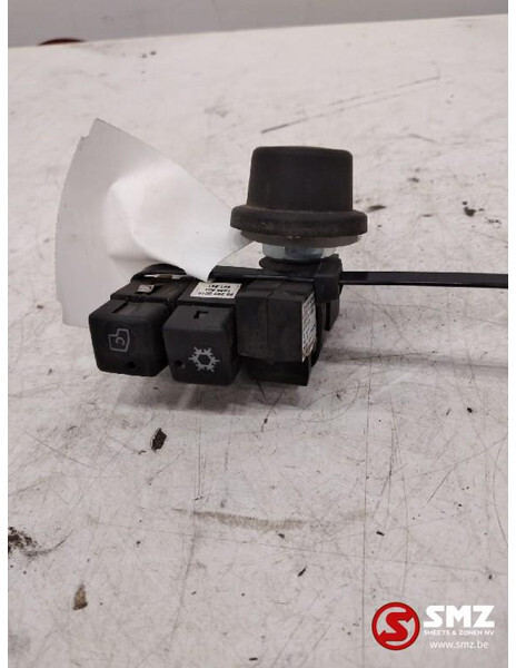 DAF Occ menubedieningsschakelaar MCS DAF XF105 - Sähköjärjestelmä - Kuorma-auto: kuva DAF Occ menubedieningsschakelaar MCS DAF XF105 - Sähköjärjestelmä - Kuorma-auto DAF Occ menubedieningsschakelaar MCS DAF XF105 - Sähköjärjestelmä - Kuorma-auto: kuva DAF Occ menubedieningsschakelaar MCS DAF XF105 - Sähköjärjestelmä - Kuorma-auto