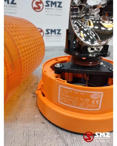 Diversen Occ zwaailamp Hella KL700 24V 70W - Valo/ Valaistus - Kuorma-auto: kuva Diversen Occ zwaailamp Hella KL700 24V 70W - Valo/ Valaistus - Kuorma-auto Diversen Occ zwaailamp Hella KL700 24V 70W - Valo/ Valaistus - Kuorma-auto: kuva Diversen Occ zwaailamp Hella KL700 24V 70W - Valo/ Valaistus - Kuorma-auto