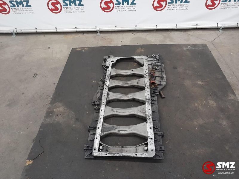 MAN Occ oliepansteun MAN TGL 51011083030 - Moottori ja osat - Kuorma-auto: kuva MAN Occ oliepansteun MAN TGL 51011083030 - Moottori ja osat - Kuorma-auto MAN Occ oliepansteun MAN TGL 51011083030 - Moottori ja osat - Kuorma-auto: kuva MAN Occ oliepansteun MAN TGL 51011083030 - Moottori ja osat - Kuorma-auto