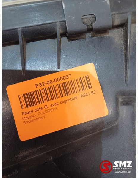 Mercedes-Benz Koplamp links Mercedes - Etulyhty - Kuorma-auto: kuva Mercedes-Benz Koplamp links Mercedes - Etulyhty - Kuorma-auto Mercedes-Benz Koplamp links Mercedes - Etulyhty - Kuorma-auto: kuva Mercedes-Benz Koplamp links Mercedes - Etulyhty - Kuorma-auto