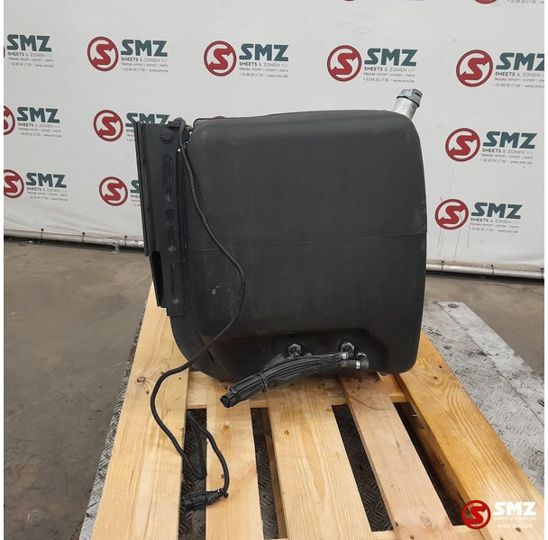 Mercedes-Benz Occ AdBluetank 85L + AdBlueniveausensor Mercedes - Polttoainejärjestelmä - Kuorma-auto: kuva Mercedes-Benz Occ AdBluetank 85L + AdBlueniveausensor Mercedes - Polttoainejärjestelmä - Kuorma-auto Mercedes-Benz Occ AdBluetank 85L + AdBlueniveausensor Mercedes - Polttoainejärjestelmä - Kuorma-auto: kuva Mercedes-Benz Occ AdBluetank 85L + AdBlueniveausensor Mercedes - Polttoainejärjestelmä - Kuorma-auto