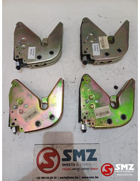 Mercedes-Benz Set van 4 cabinevergrendelingen L/R Mercedes - Ohjaamo ja sisustus - Kuorma-auto: kuva Mercedes-Benz Set van 4 cabinevergrendelingen L/R Mercedes - Ohjaamo ja sisustus - Kuorma-auto Mercedes-Benz Set van 4 cabinevergrendelingen L/R Mercedes - Ohjaamo ja sisustus - Kuorma-auto: kuva Mercedes-Benz Set van 4 cabinevergrendelingen L/R Mercedes - Ohjaamo ja sisustus - Kuorma-auto